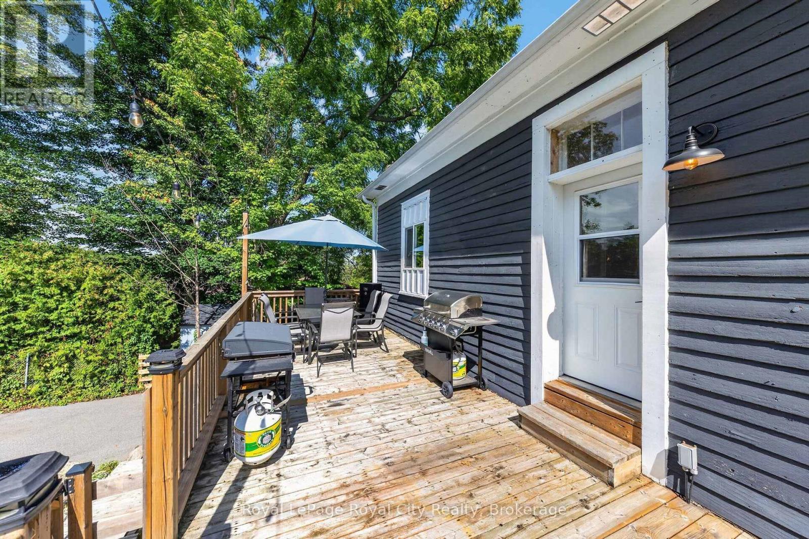 












393 MAIN STREET S

,
Guelph/Eramosa (Rockwood),




Ontario
N0B2K0

