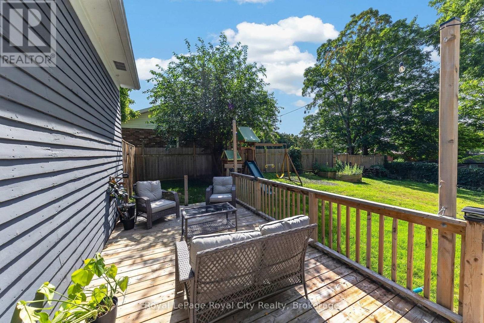 












393 MAIN STREET S

,
Guelph/Eramosa (Rockwood),




Ontario
N0B2K0

