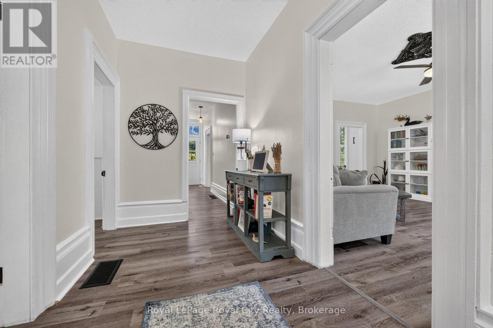 












393 MAIN STREET S

,
Guelph/Eramosa (Rockwood),




Ontario
N0B2K0

