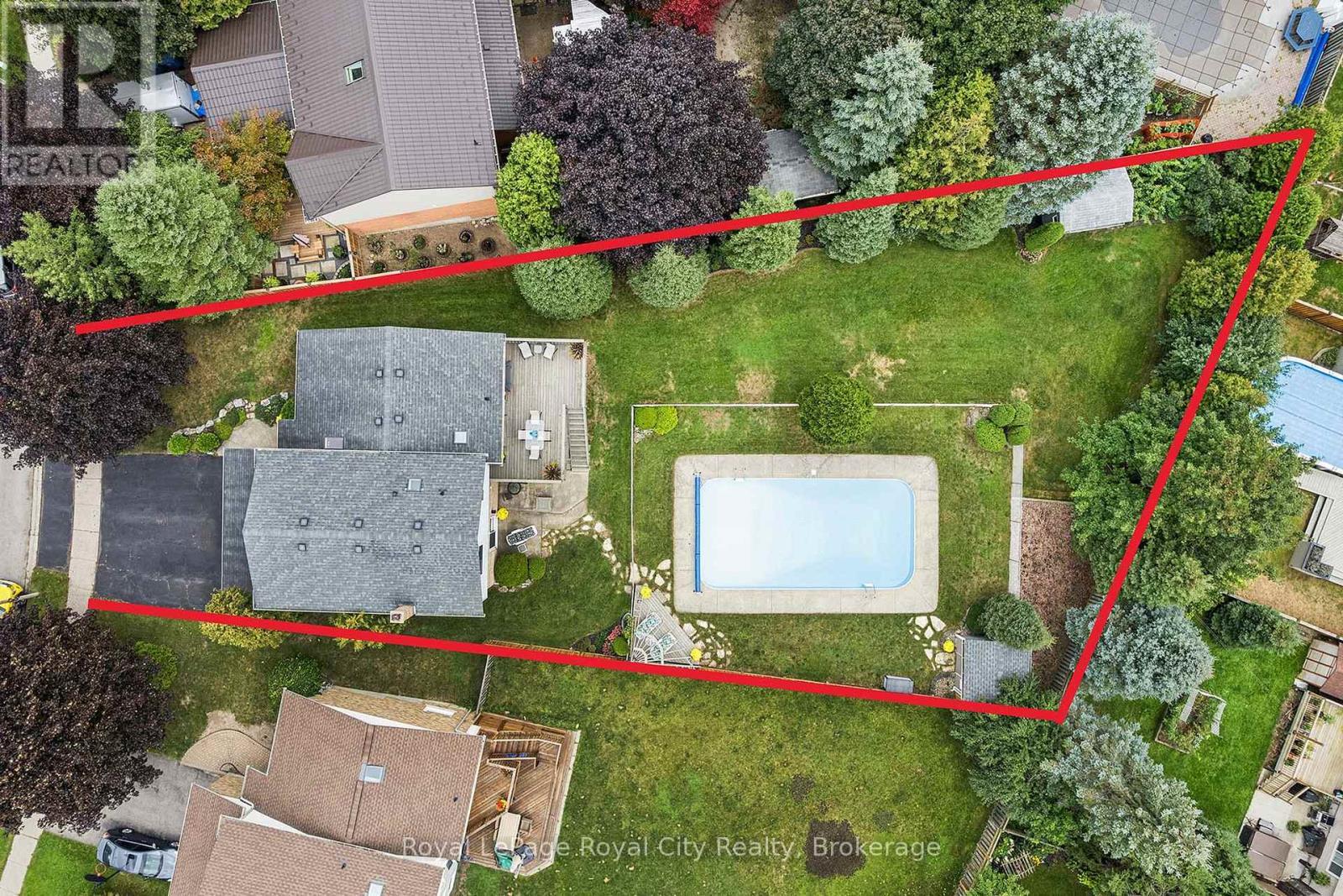 












32 THORNHILL DRIVE

,
Guelph (Willow West/Sugarbush/West Acres),




Ontario
N1H8B6

