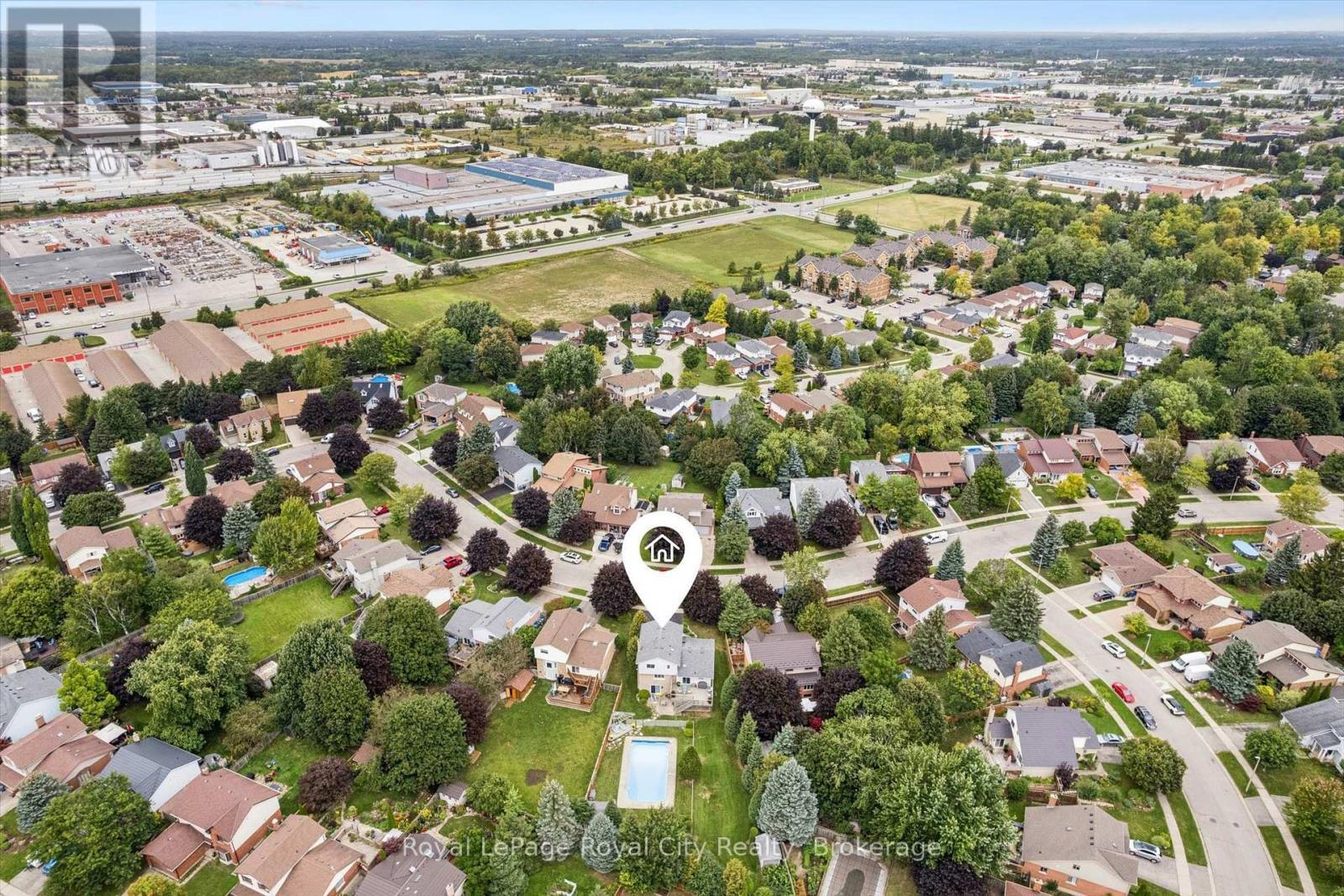 












32 THORNHILL DRIVE

,
Guelph (Willow West/Sugarbush/West Acres),




Ontario
N1H8B6

