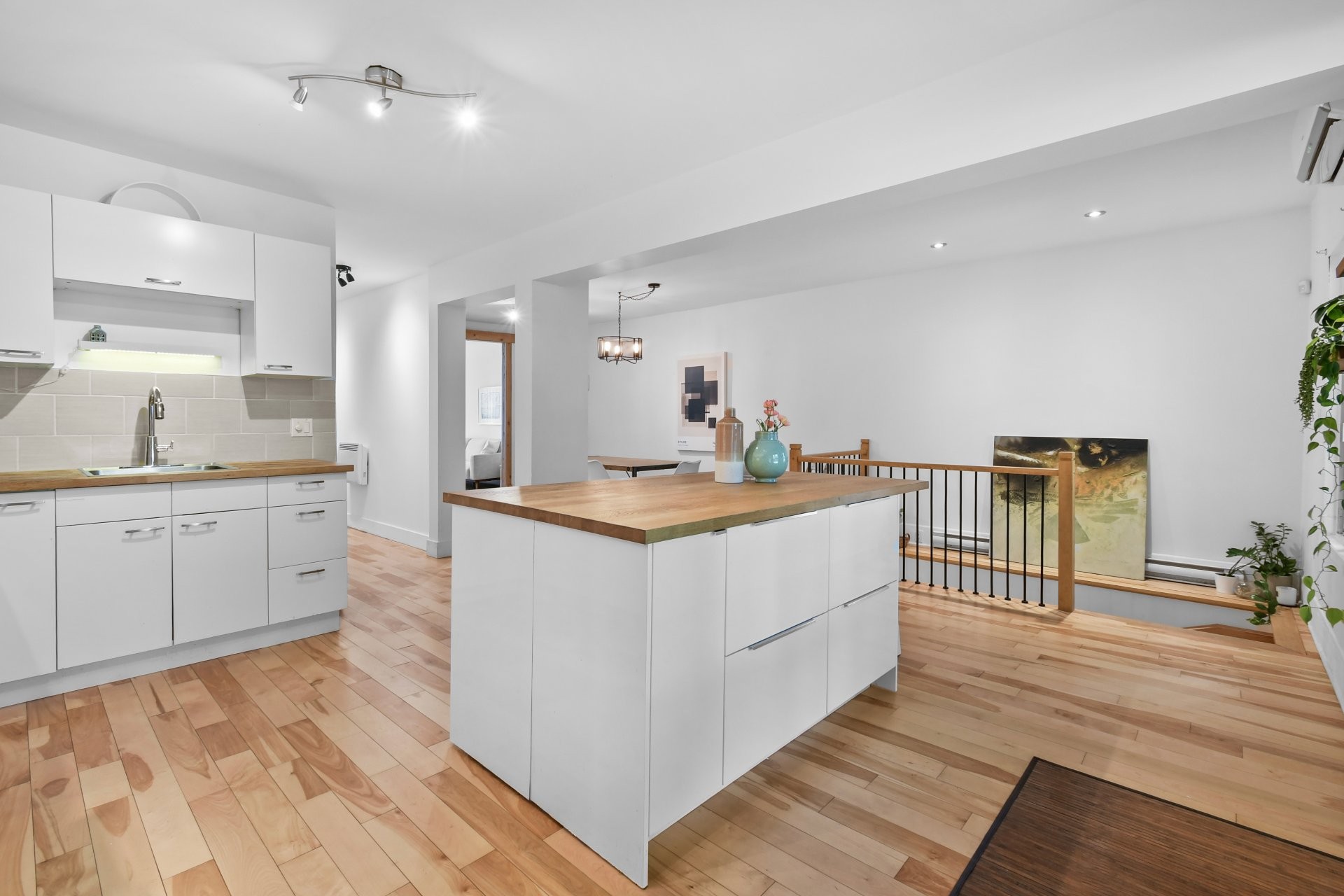 









3918


Rue Newmarch

,
Montréal (Verdun/Île-des-Soeurs),




QC
H4G1G8


