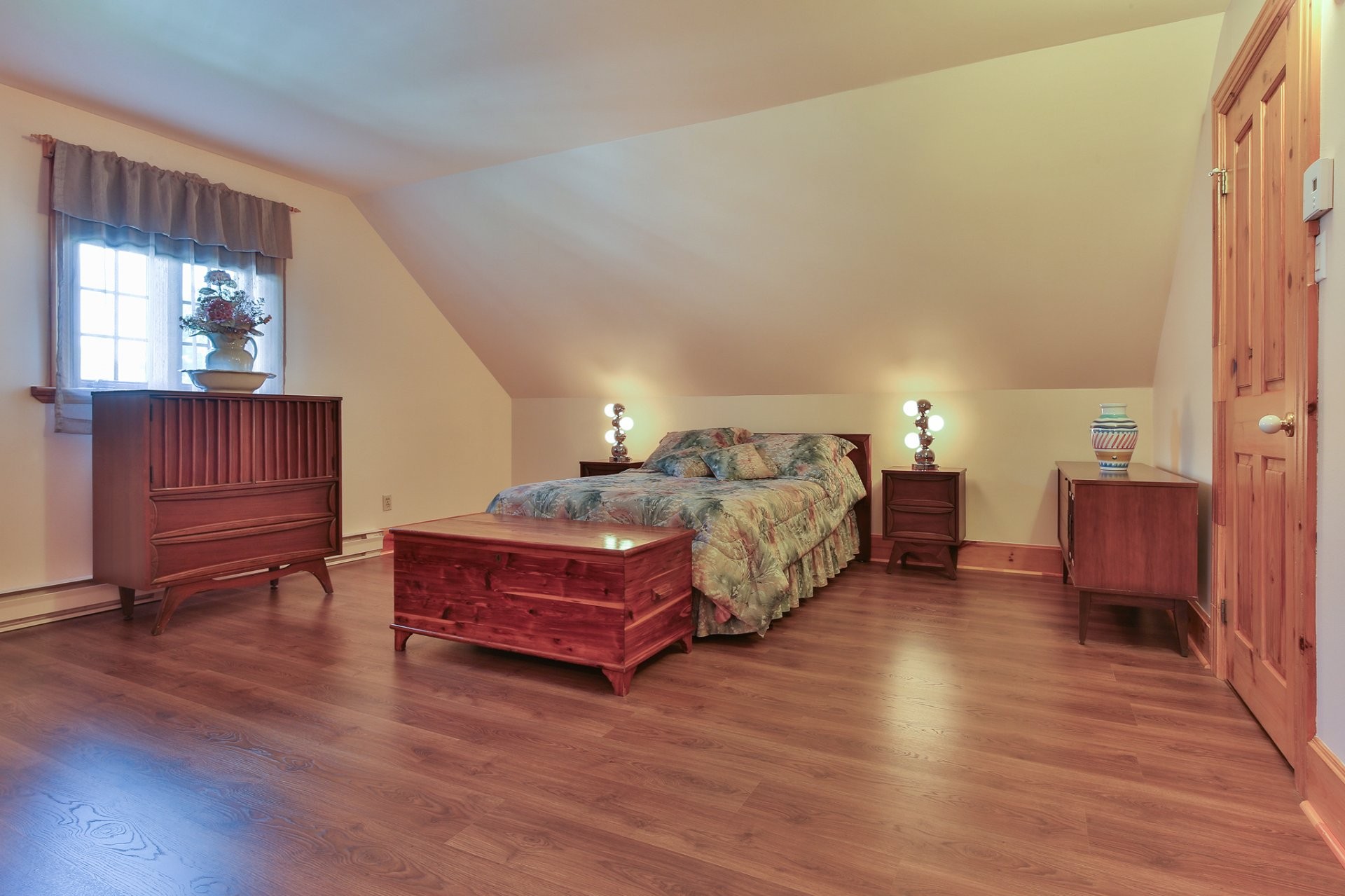 









172


Rue Ste-Thérèse

,
Saint-Jean-sur-Richelieu,




QC
J2W2G5

