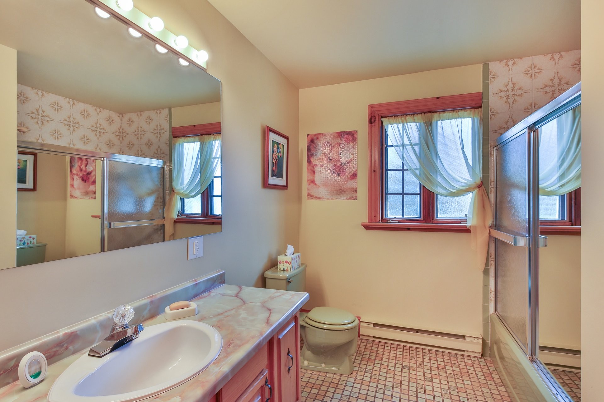 









172


Rue Ste-Thérèse

,
Saint-Jean-sur-Richelieu,




QC
J2W2G5

