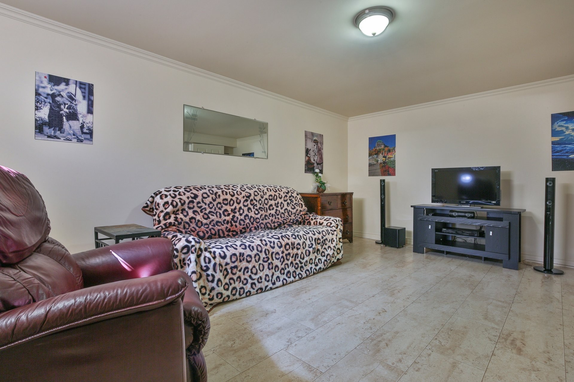 









172


Rue Ste-Thérèse

,
Saint-Jean-sur-Richelieu,




QC
J2W2G5

