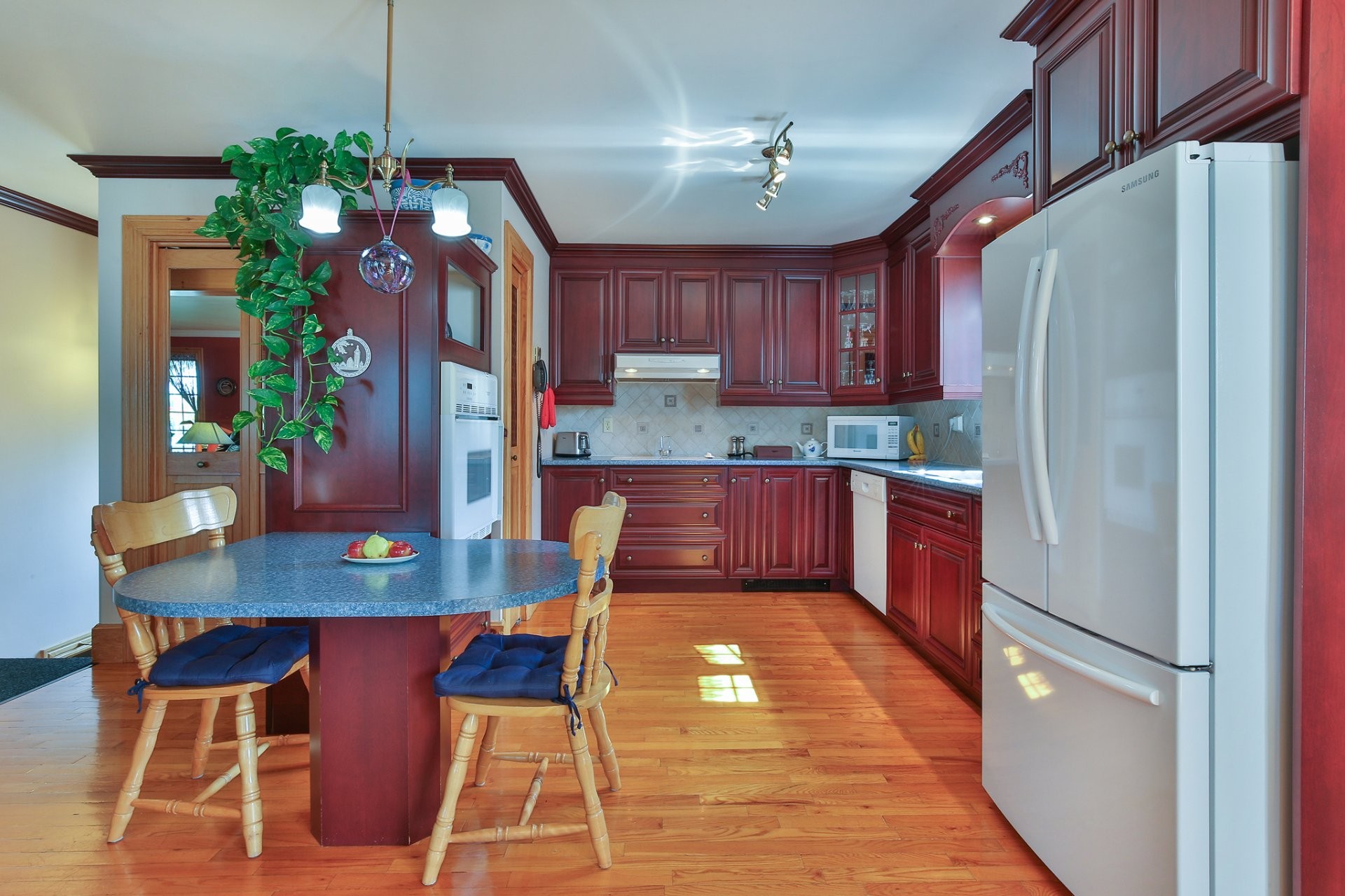 









172


Rue Ste-Thérèse

,
Saint-Jean-sur-Richelieu,




QC
J2W2G5

