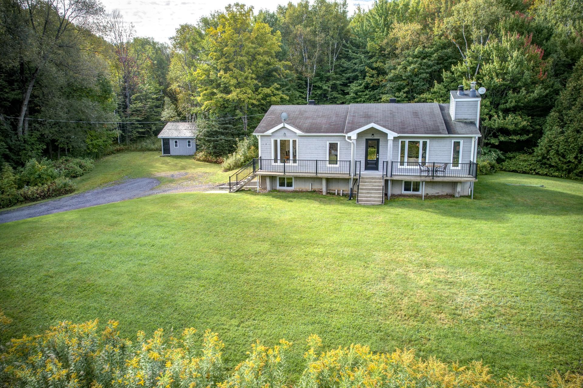 









191


Rue Lajeunesse

,
Sainte-Béatrix,




QC
J0K1Y0

