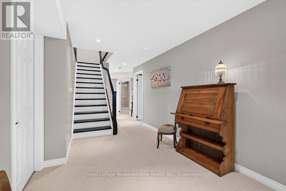 












100 SAMMON DRIVE

,
Guelph/Eramosa (Rockwood),




Ontario
N0B2K0

