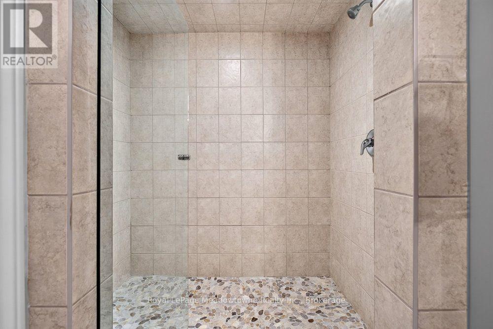 












100 SAMMON DRIVE

,
Guelph/Eramosa (Rockwood),




Ontario
N0B2K0

