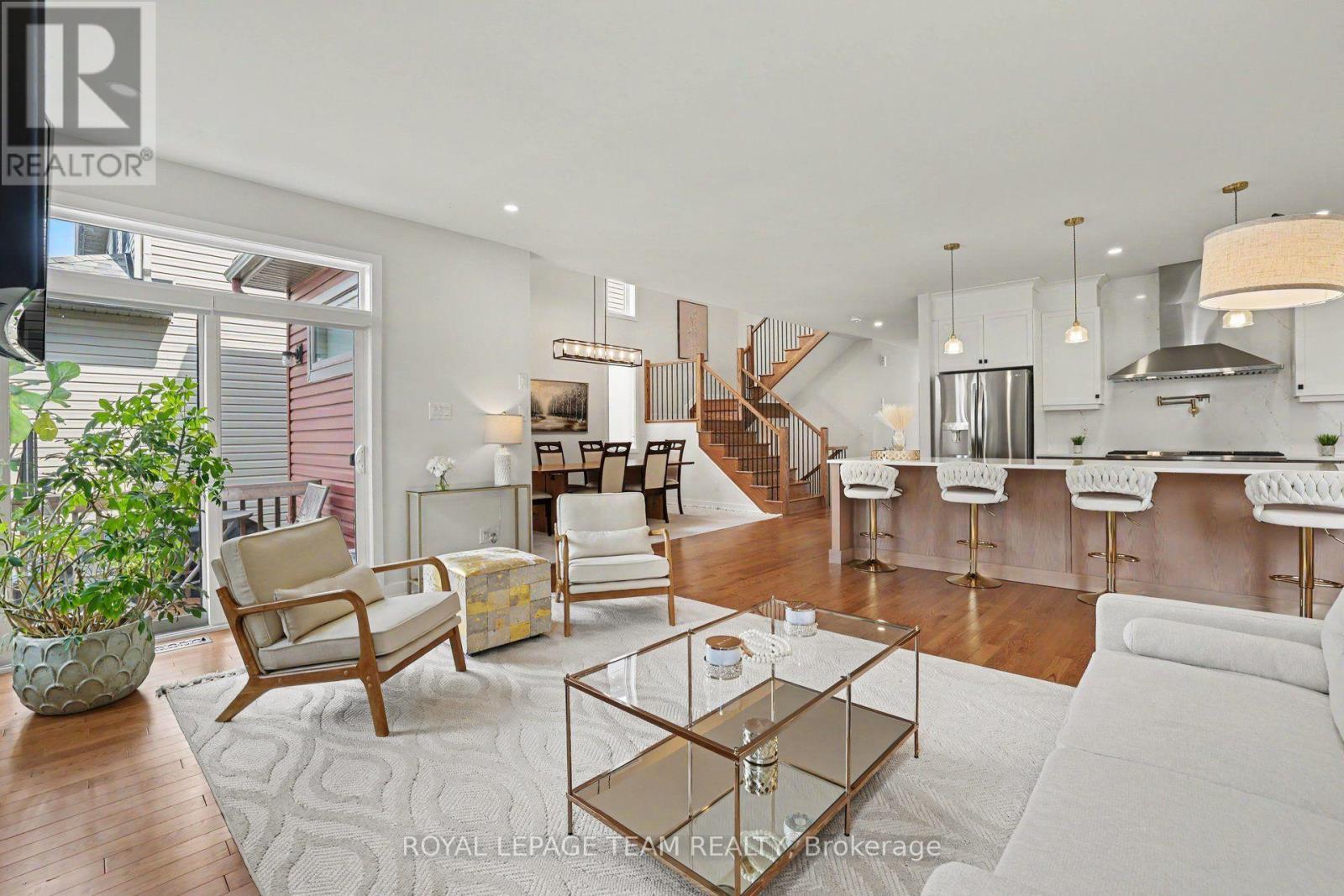 












747 PETANQUE CRESCENT

,
Ottawa,




Ontario
K4A5L7

