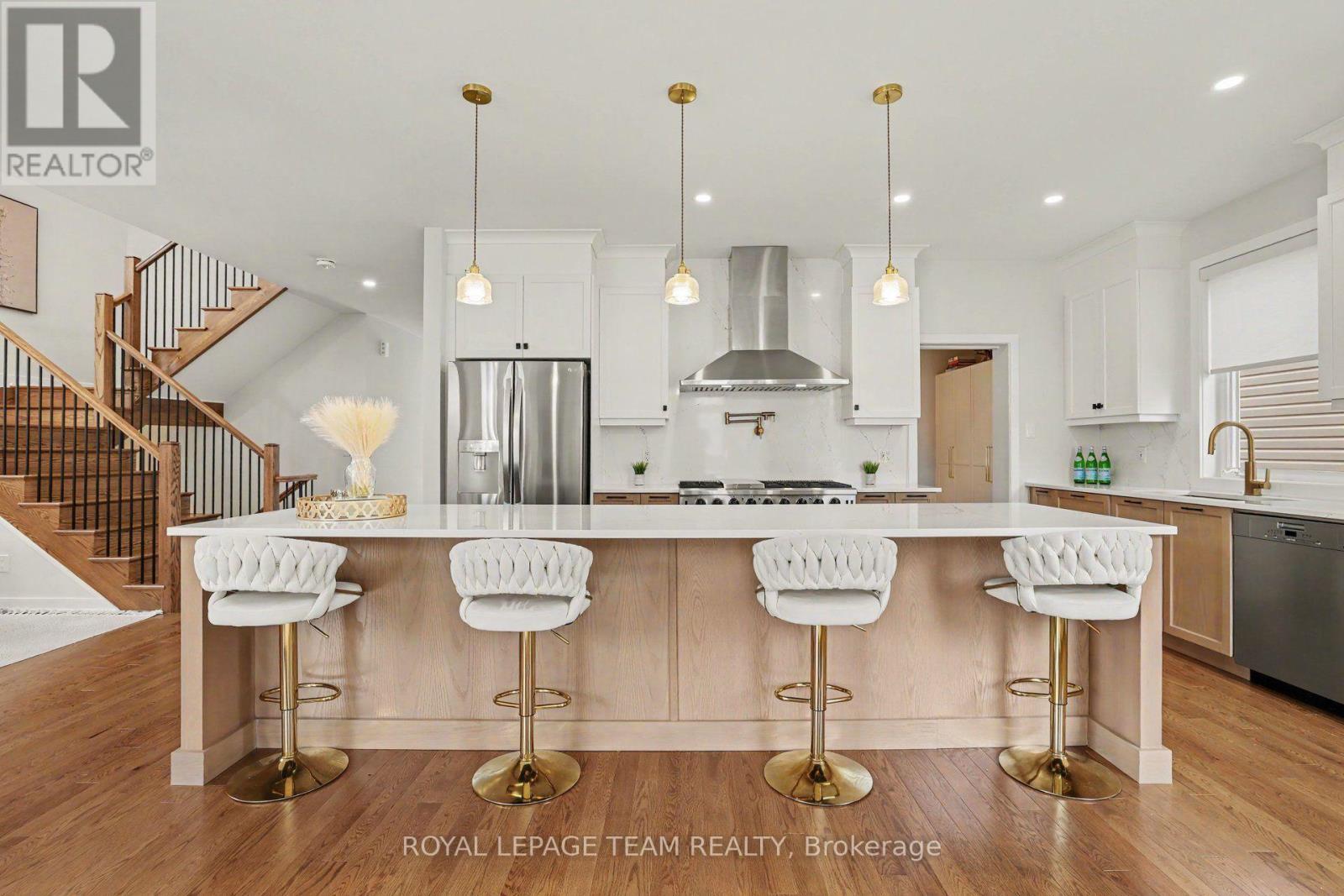 












747 PETANQUE CRESCENT

,
Ottawa,




Ontario
K4A5L7

