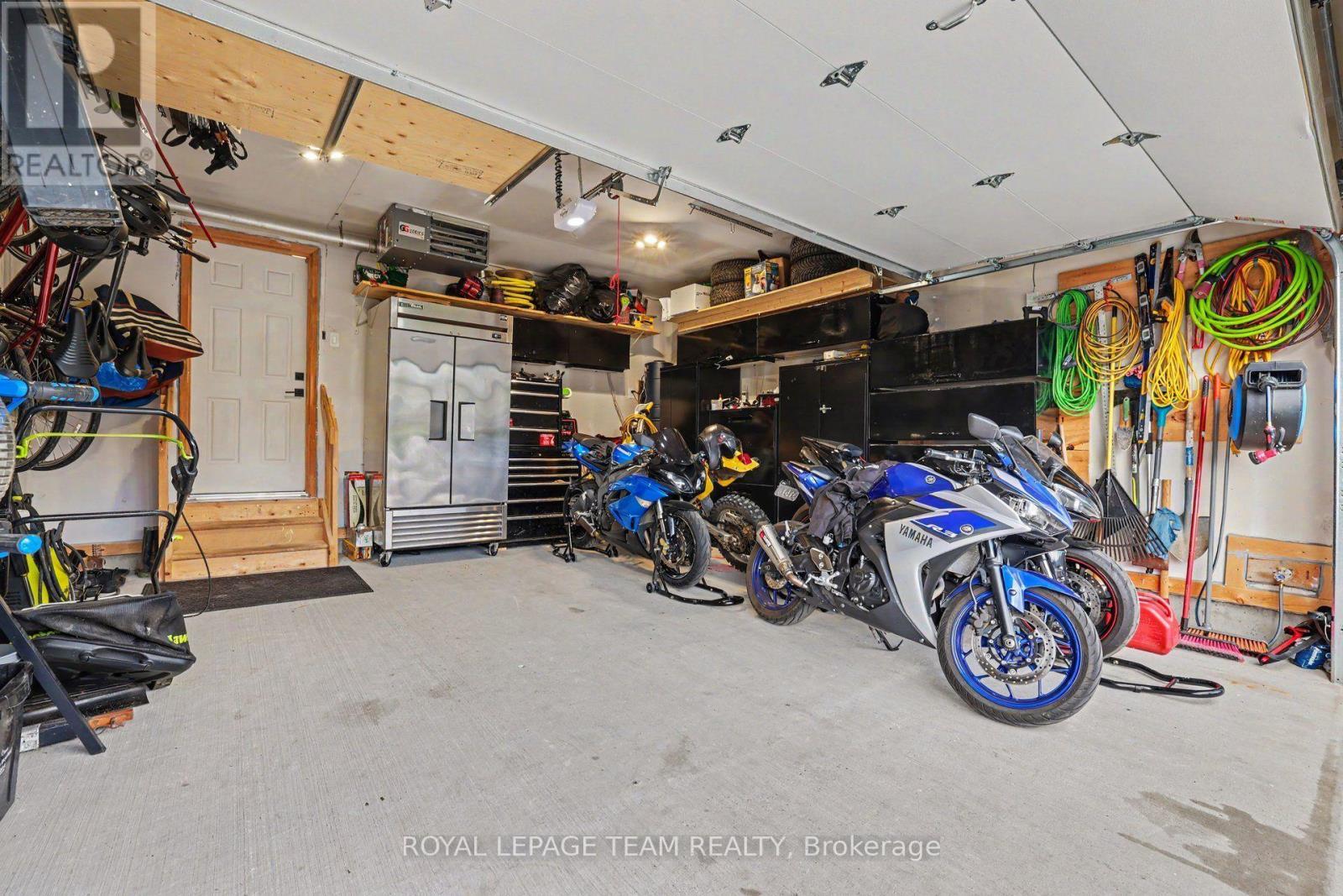












747 PETANQUE CRESCENT

,
Ottawa,




Ontario
K4A5L7

