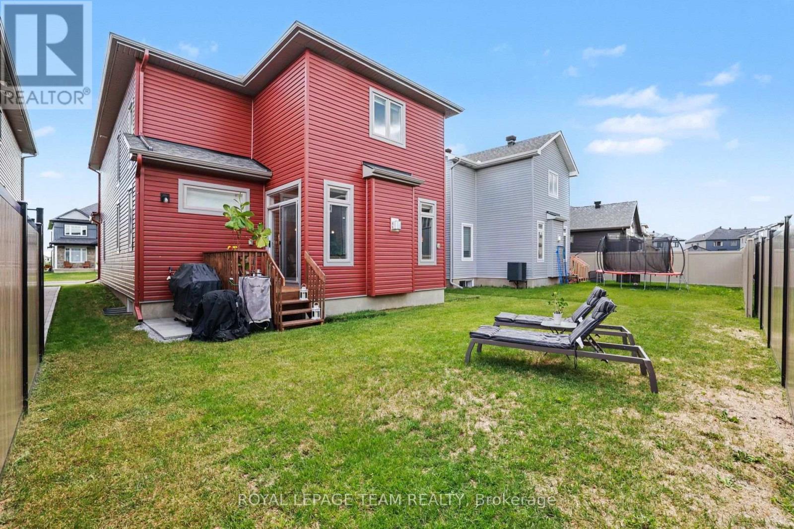 












747 PETANQUE CRESCENT

,
Ottawa,




Ontario
K4A5L7

