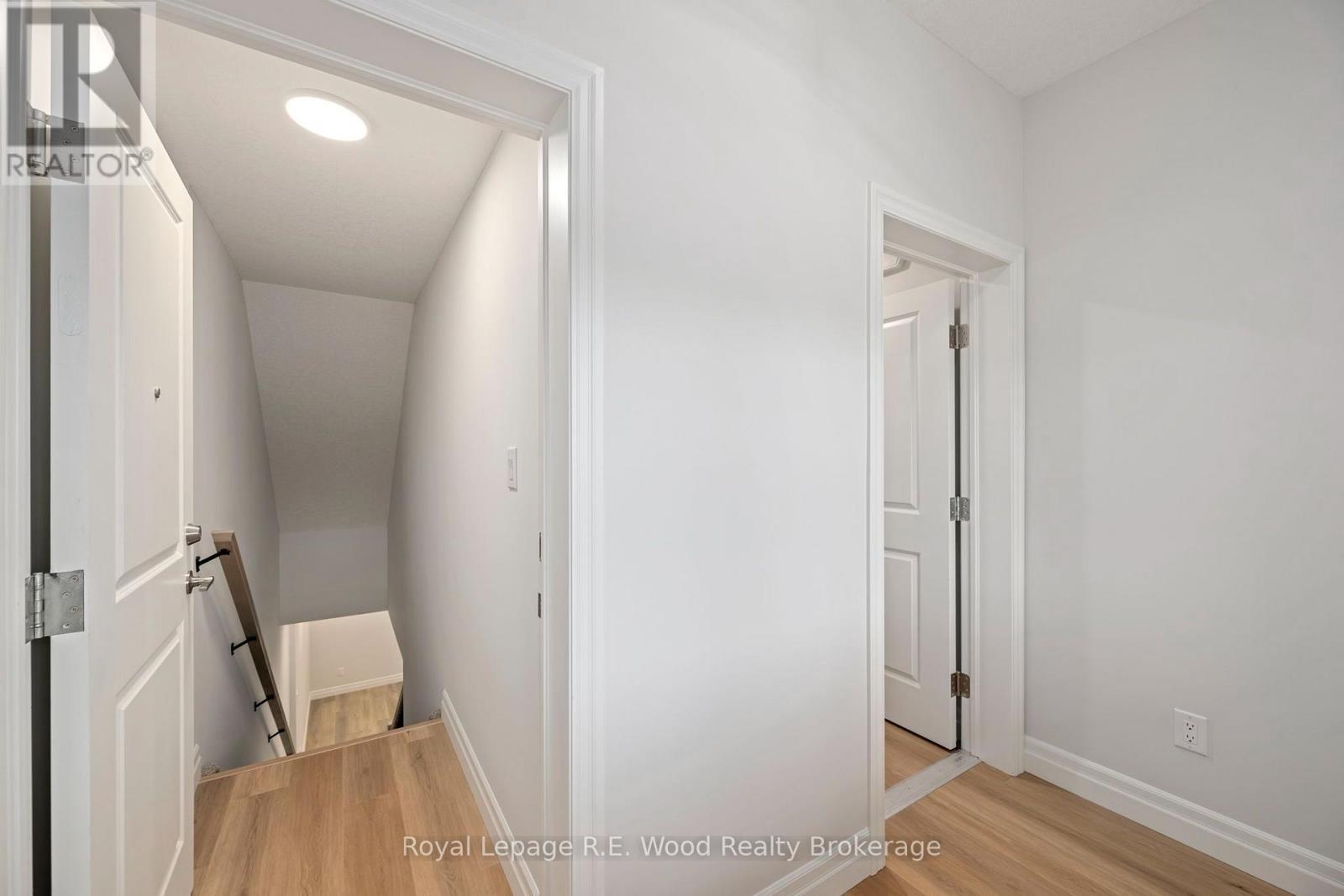 












11 HOYLAKE ROAD

,
St. Thomas,




Ontario
N5R0R9

