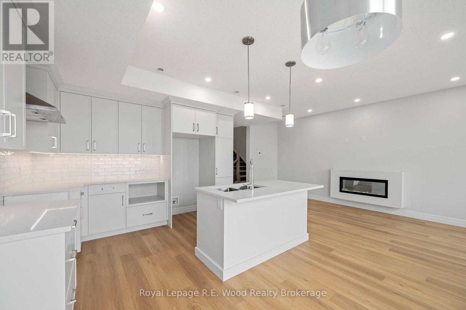 












11 HOYLAKE ROAD

,
St. Thomas,




Ontario
N5R0R9


