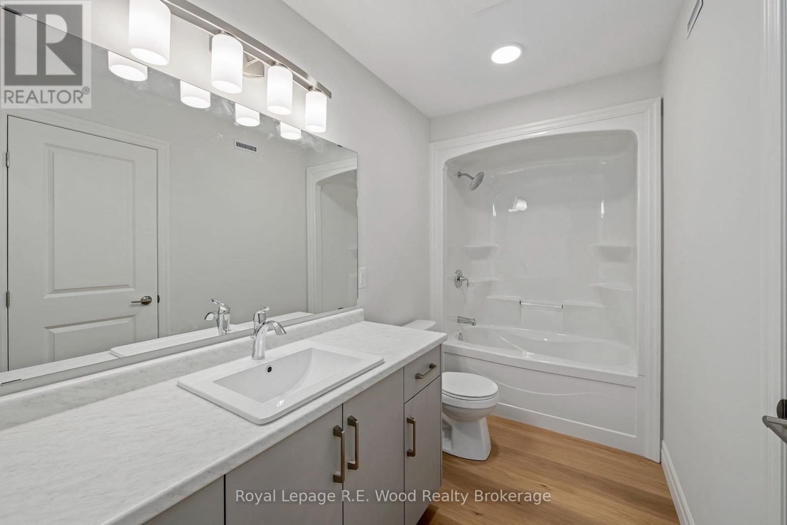 












11 HOYLAKE ROAD

,
St. Thomas,




Ontario
N5R0R9

