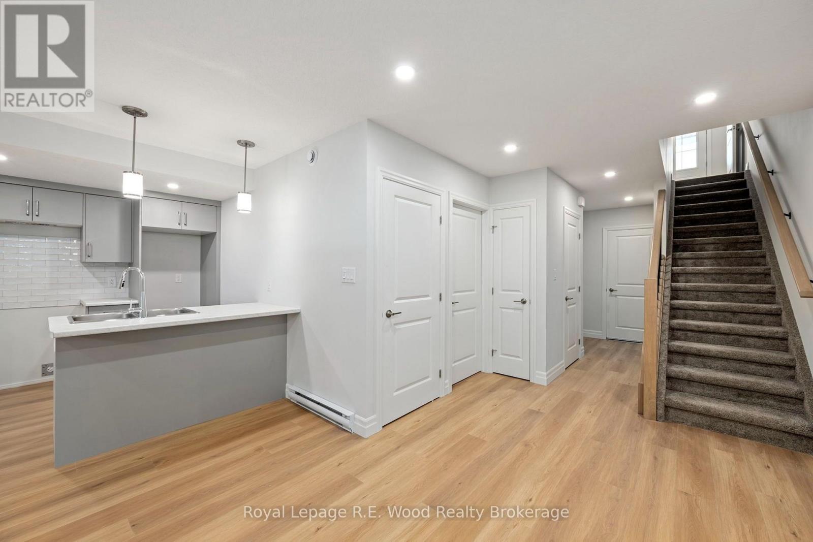 












11 HOYLAKE ROAD

,
St. Thomas,




Ontario
N5R0R9

