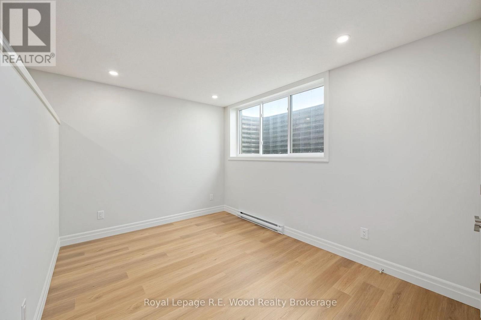 












11 HOYLAKE ROAD

,
St. Thomas,




Ontario
N5R0R9

