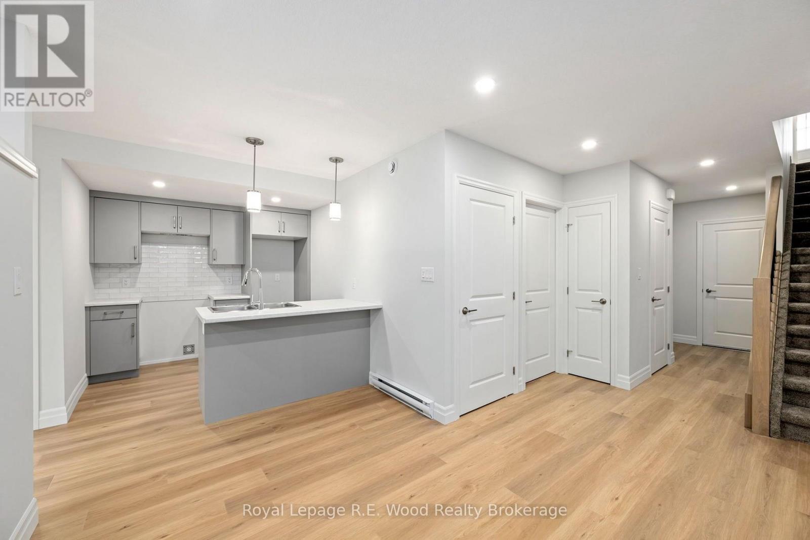 












11 HOYLAKE ROAD

,
St. Thomas,




Ontario
N5R0R9

