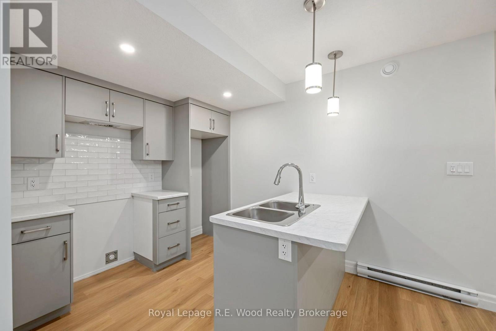 












11 HOYLAKE ROAD

,
St. Thomas,




Ontario
N5R0R9

