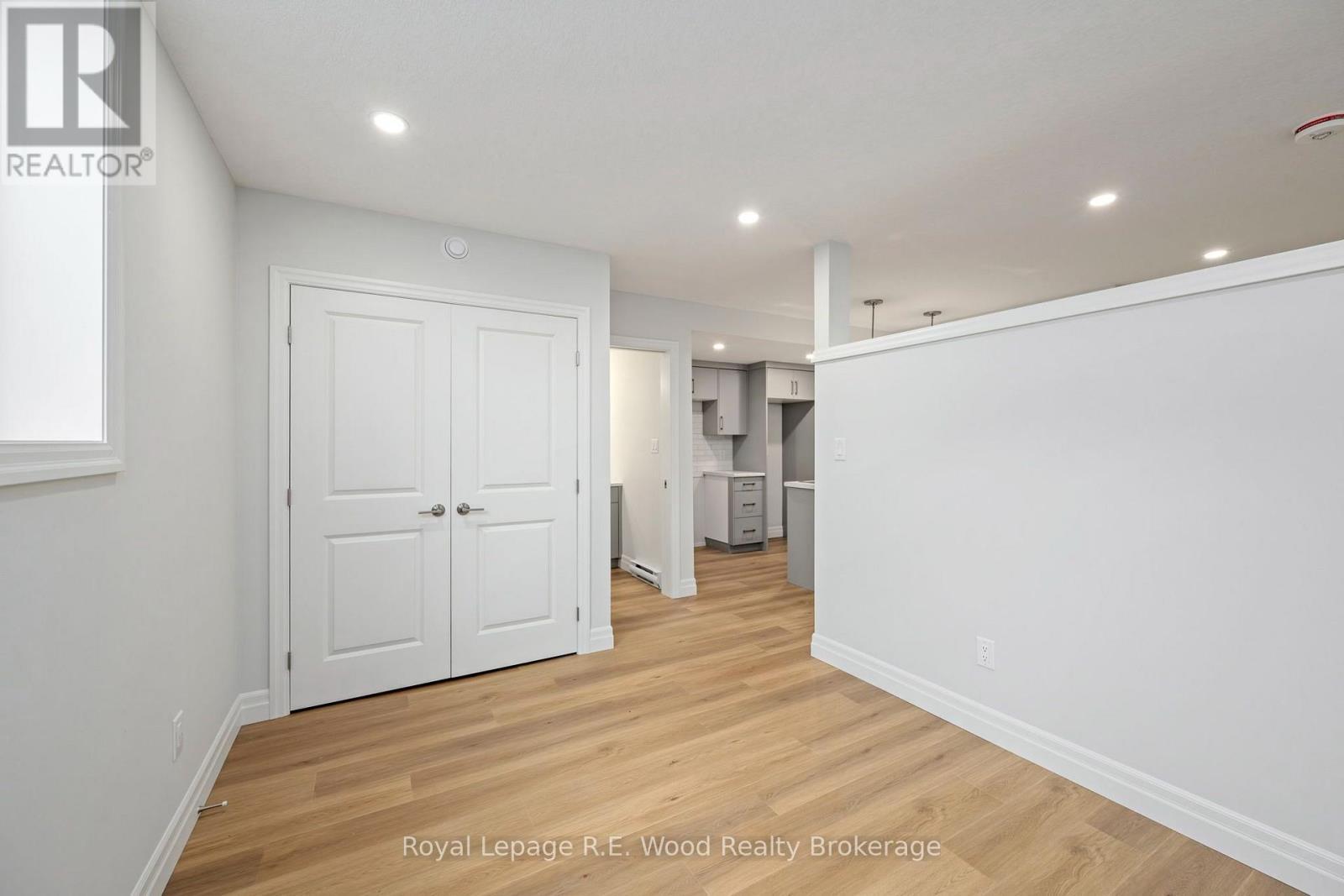 












11 HOYLAKE ROAD

,
St. Thomas,




Ontario
N5R0R9

