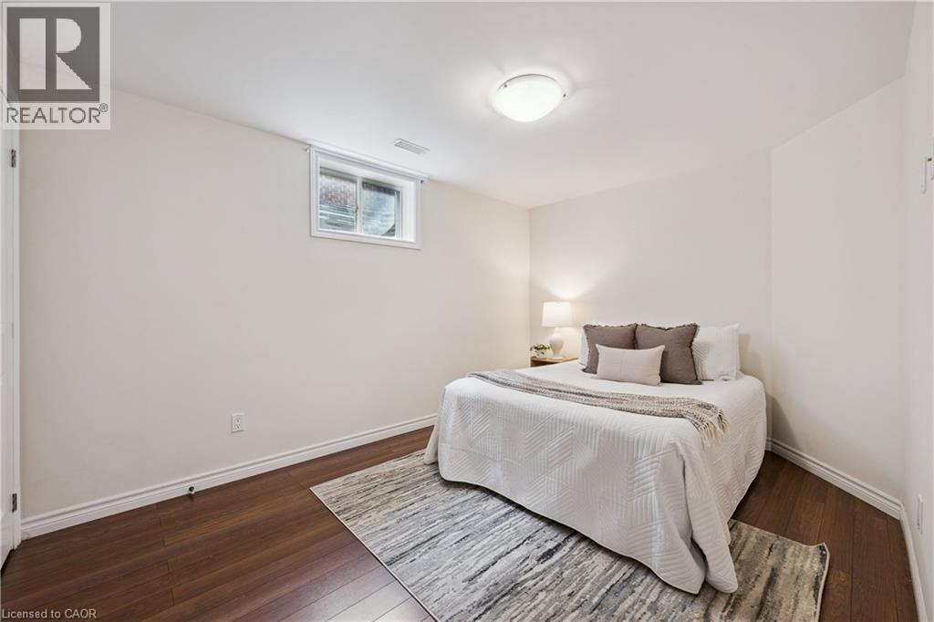 












26 FRASSON Drive

,
Guelph,




Ontario
N1E7J9

