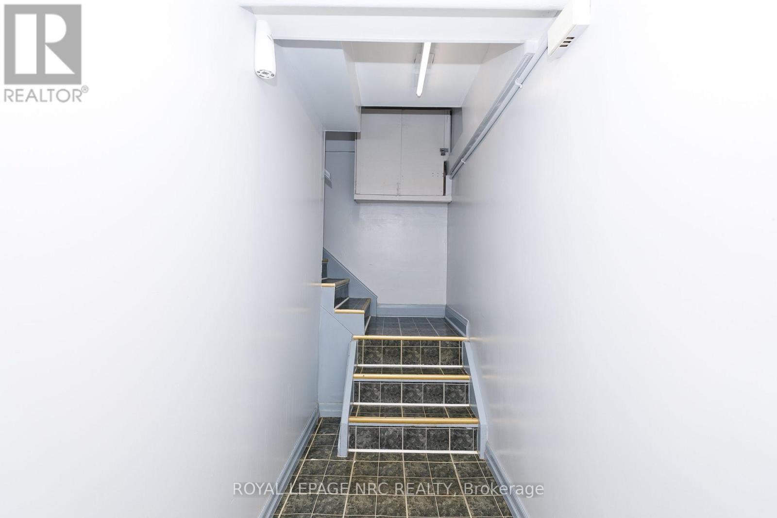 












100 TOWNLINE W ROAD

,
St. Catharines (Burleigh Hill),




Ontario
L2T1P7

