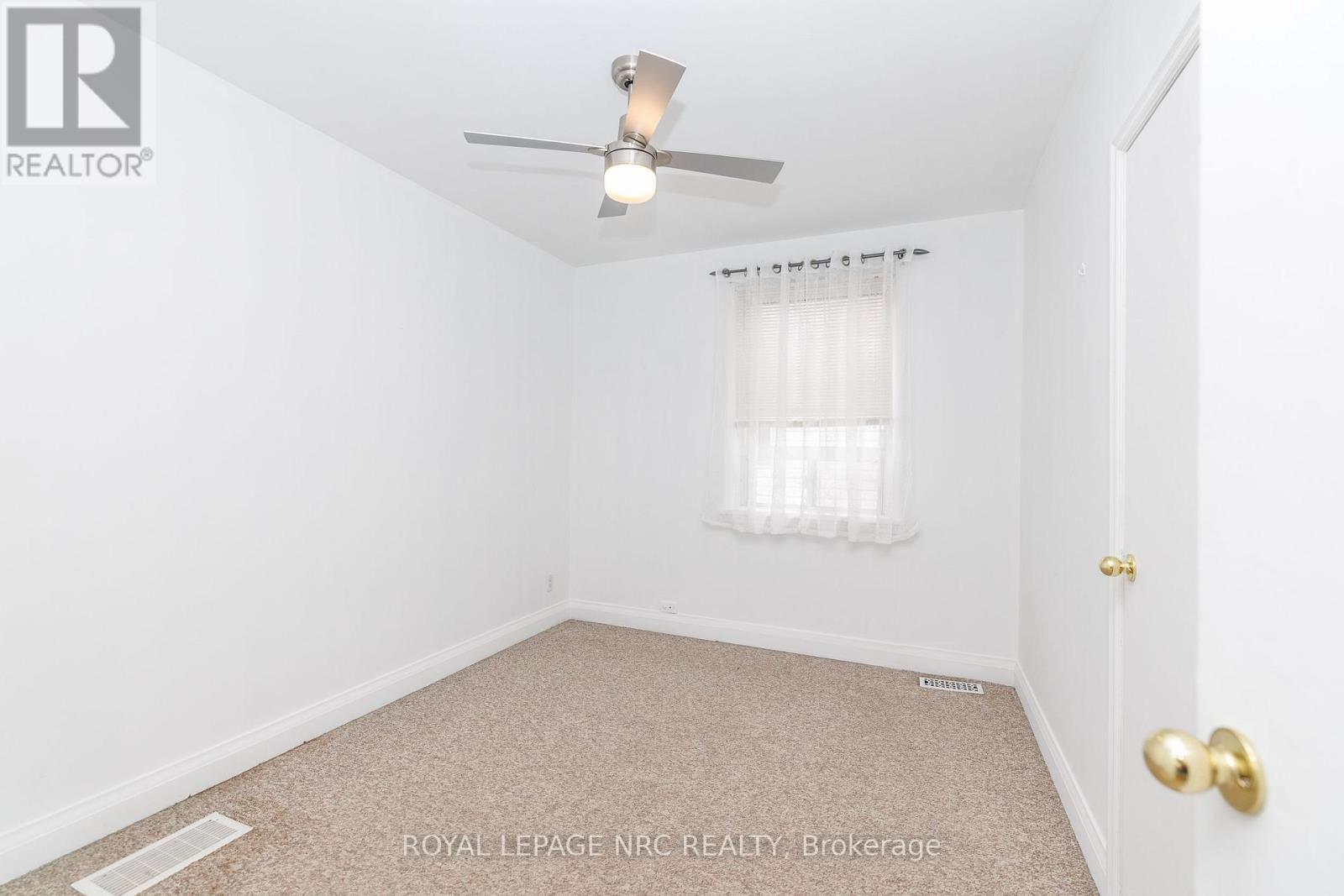 












102 TOWNLINE RD. WEST ROAD

,
St. Catharines (Burleigh Hill),




Ontario
L2T1P7

