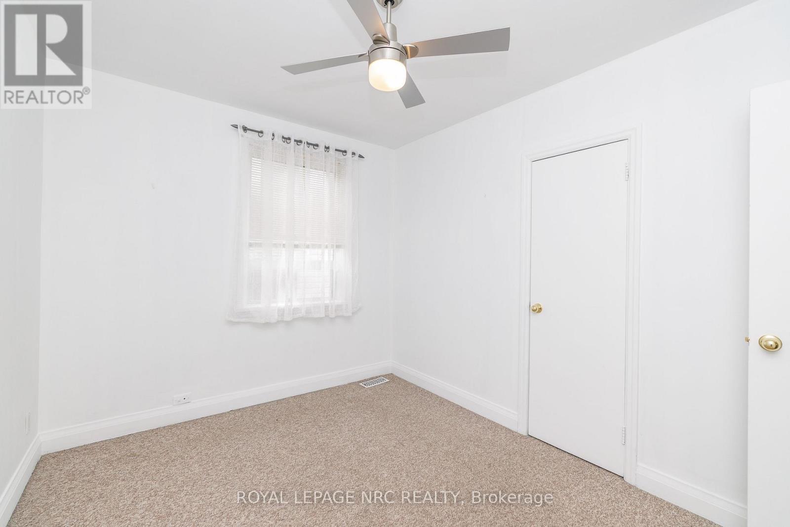 












102 TOWNLINE RD. WEST ROAD

,
St. Catharines (Burleigh Hill),




Ontario
L2T1P7

