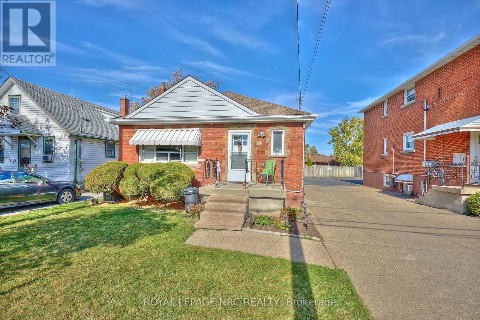 












102 TOWNLINE RD. WEST ROAD

,
St. Catharines (Burleigh Hill),




Ontario
L2T1P7

