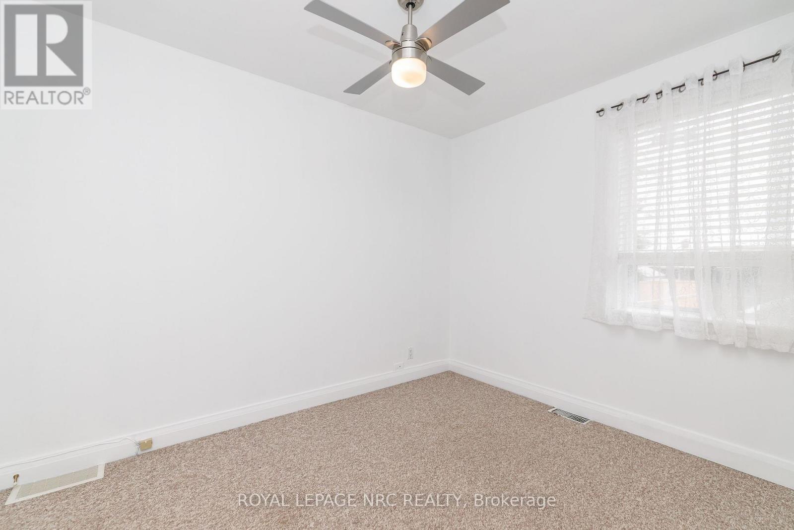 












102 TOWNLINE RD. WEST ROAD

,
St. Catharines (Burleigh Hill),




Ontario
L2T1P7


