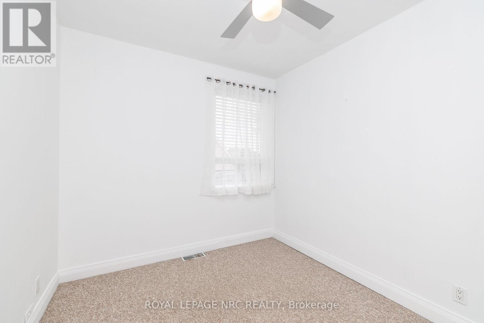 












102 TOWNLINE RD. WEST ROAD

,
St. Catharines (Burleigh Hill),




Ontario
L2T1P7

