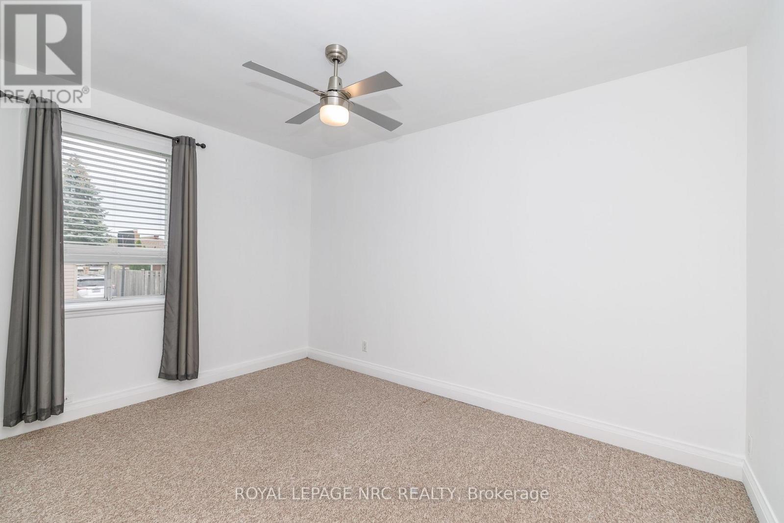 












102 TOWNLINE RD. WEST ROAD

,
St. Catharines (Burleigh Hill),




Ontario
L2T1P7

