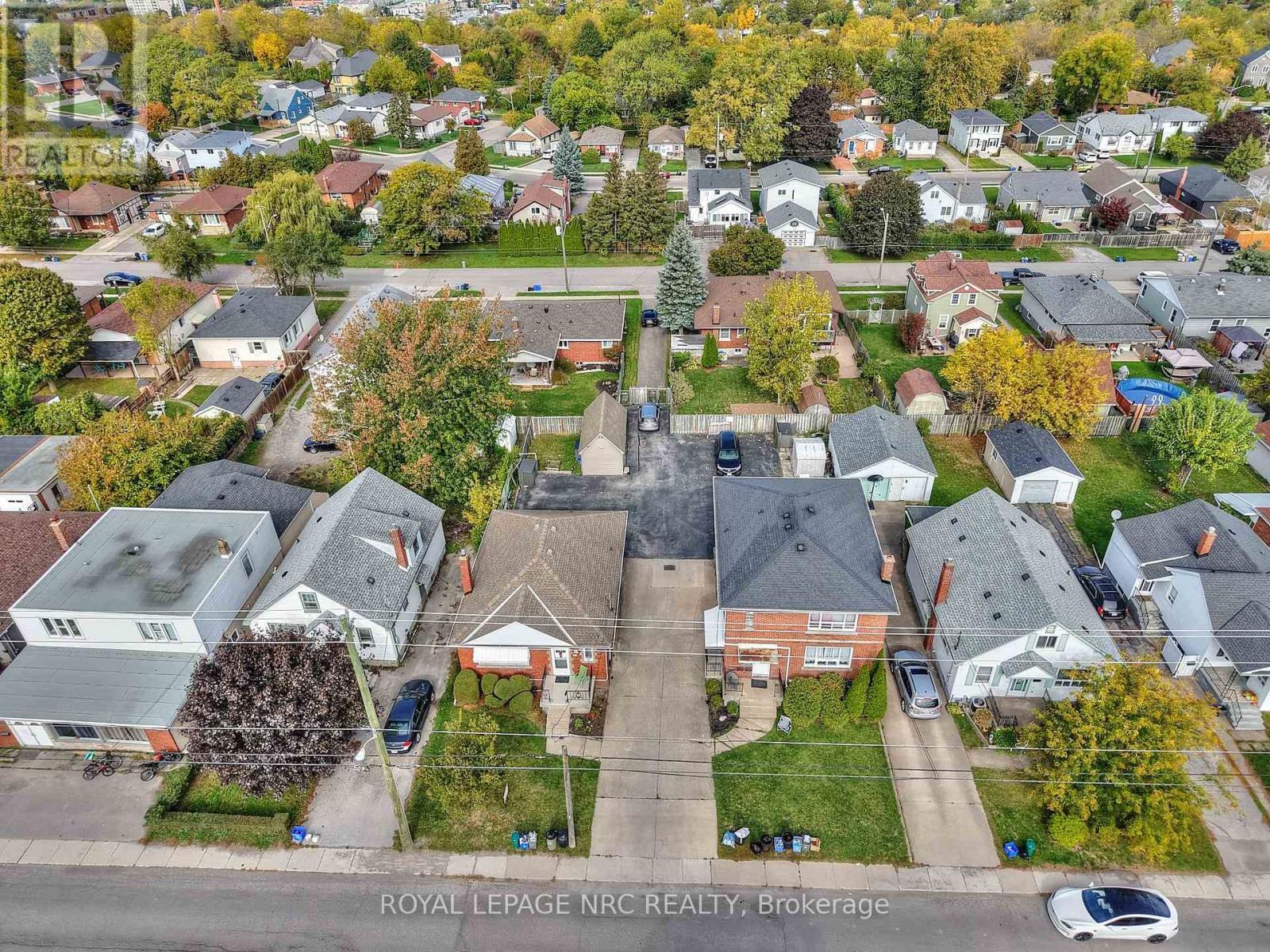 












102 TOWNLINE RD. WEST ROAD

,
St. Catharines (Burleigh Hill),




Ontario
L2T1P7

