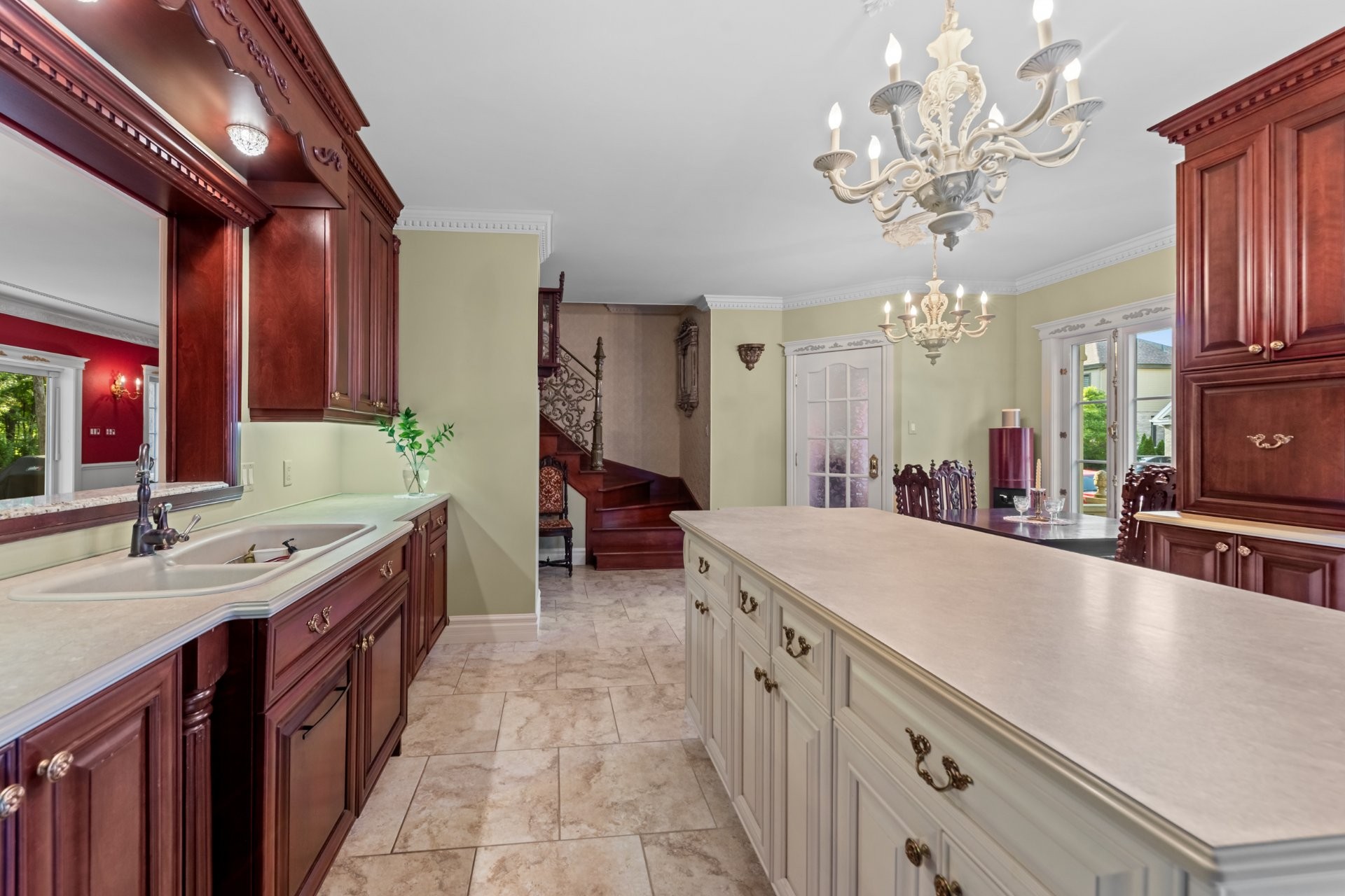 









605


Rue des Fortifications

,
Saint-Jean-sur-Richelieu,




QC
J2W2W8

