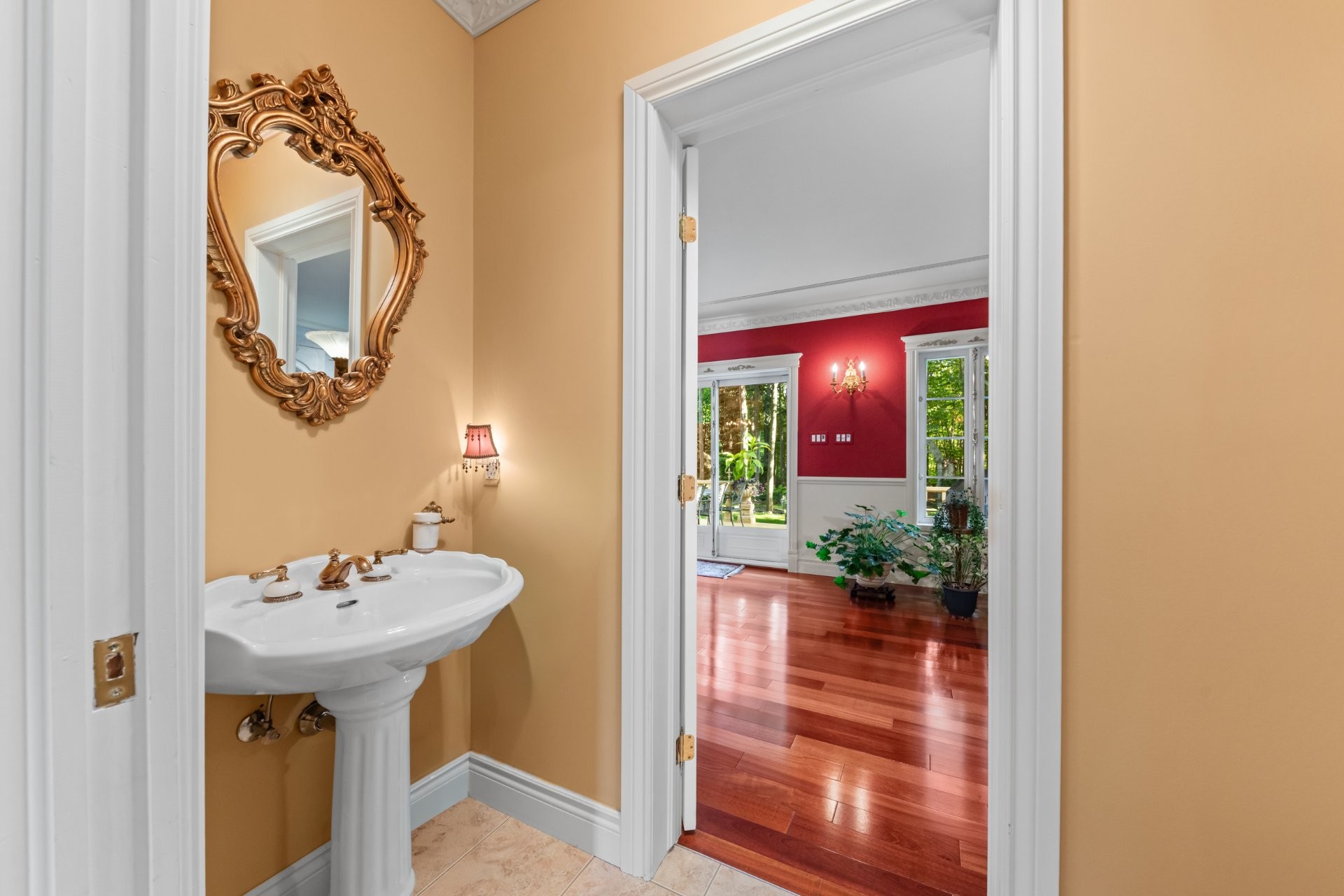 









605


Rue des Fortifications

,
Saint-Jean-sur-Richelieu,




QC
J2W2W8

