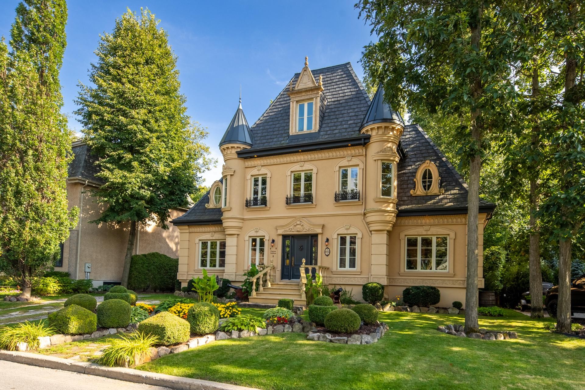 









605


Rue des Fortifications

,
Saint-Jean-sur-Richelieu,




QC
J2W2W8

