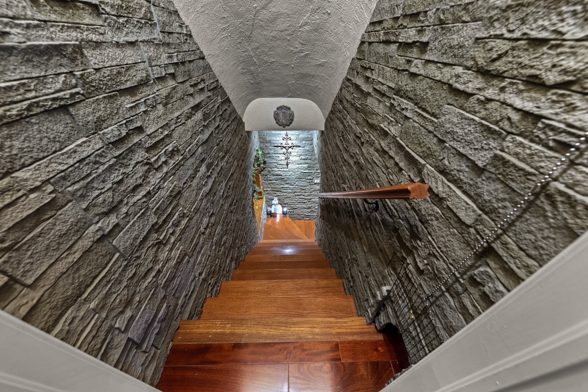 









605


Rue des Fortifications

,
Saint-Jean-sur-Richelieu,




QC
J2W2W8


