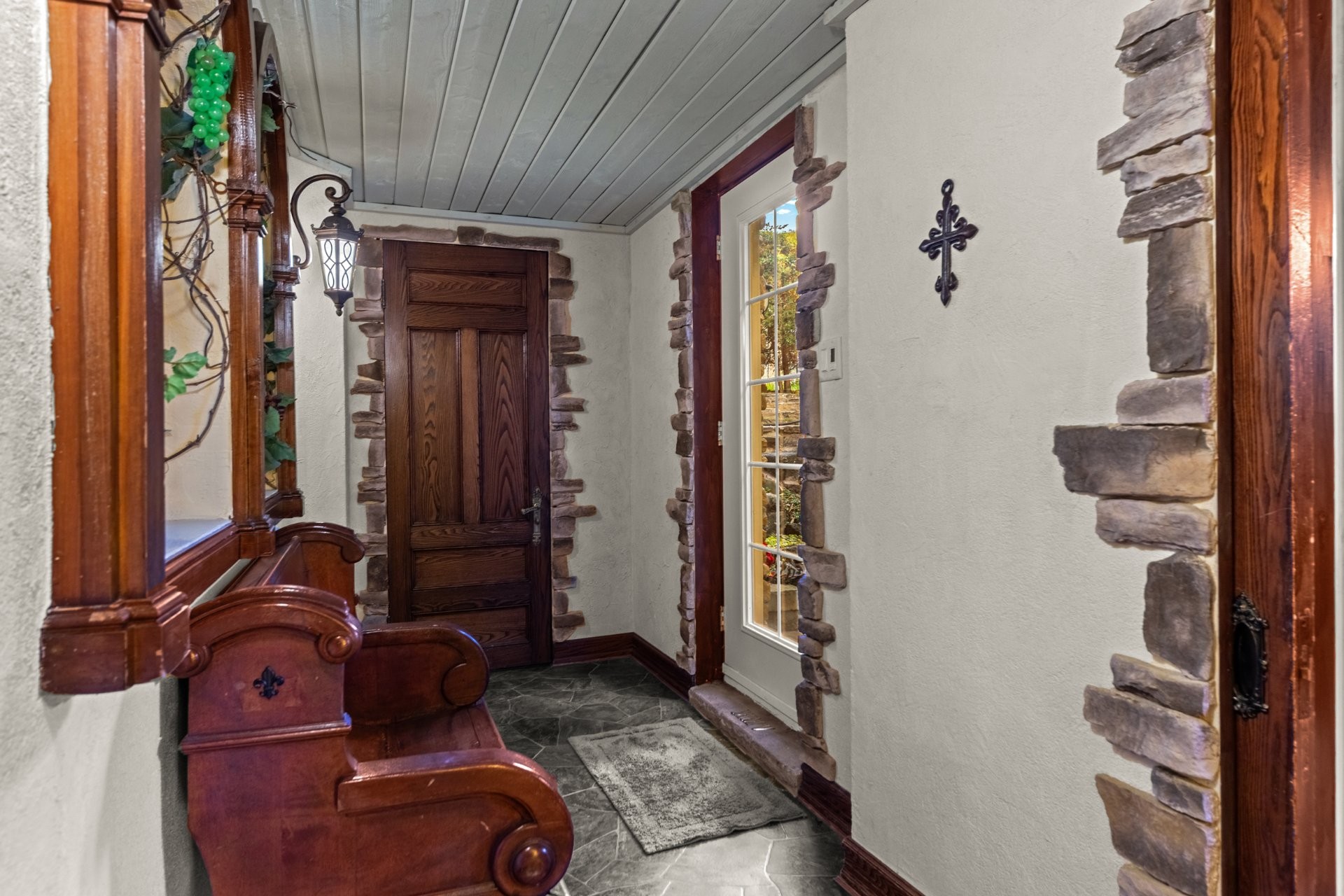 









605


Rue des Fortifications

,
Saint-Jean-sur-Richelieu,




QC
J2W2W8

