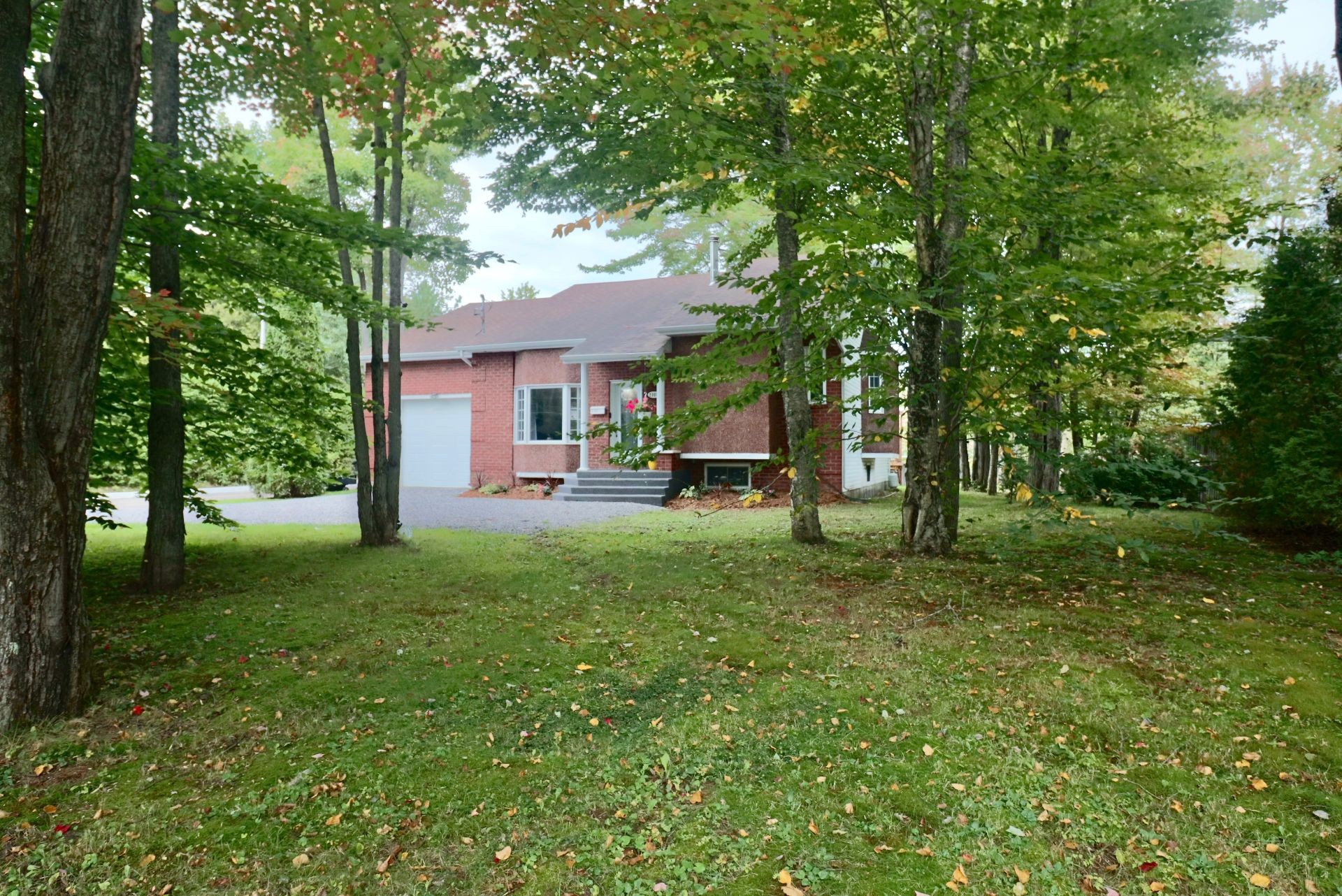 









2305


Rue Tebbutt

,
Trois-Rivières,




QC
G8Y4H3

