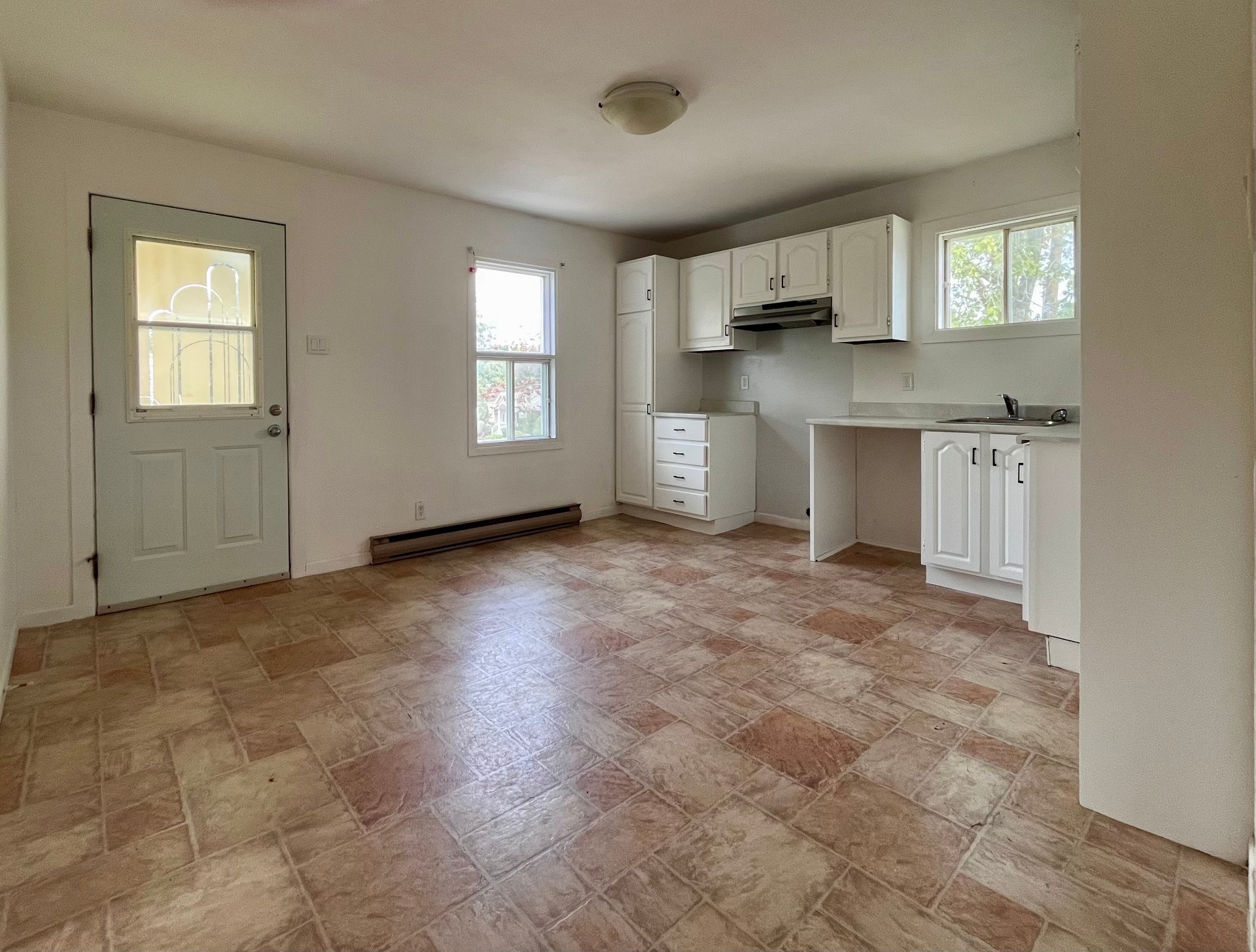 









1002

 - 1004


Rue Père-Marquette

,
Trois-Rivières,




QC
G8Z3M4


