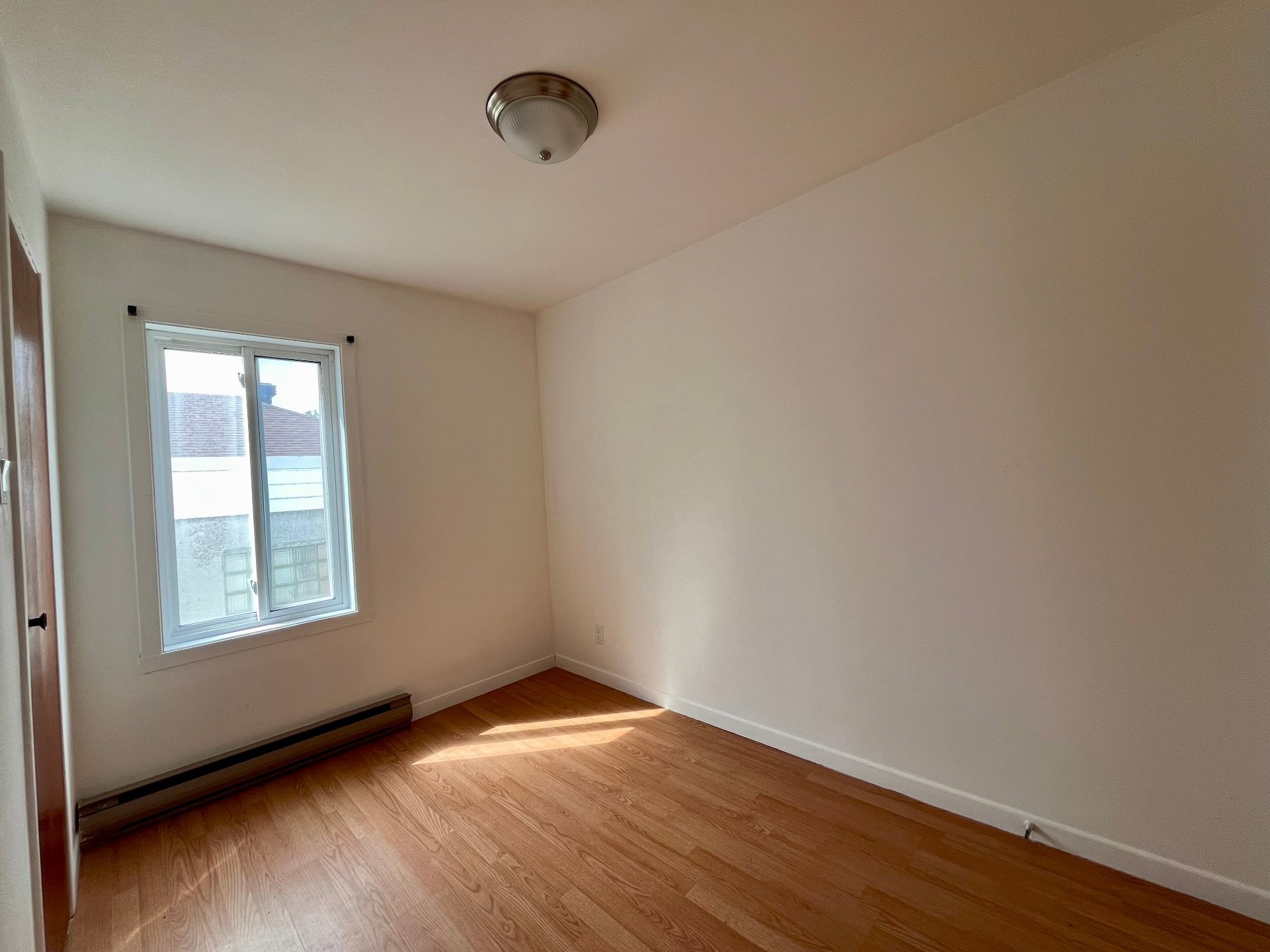 









1002

 - 1004


Rue Père-Marquette

,
Trois-Rivières,




QC
G8Z3M4

