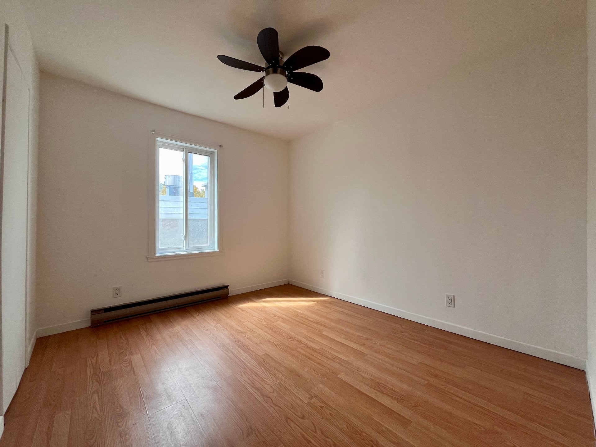









1002

 - 1004


Rue Père-Marquette

,
Trois-Rivières,




QC
G8Z3M4

