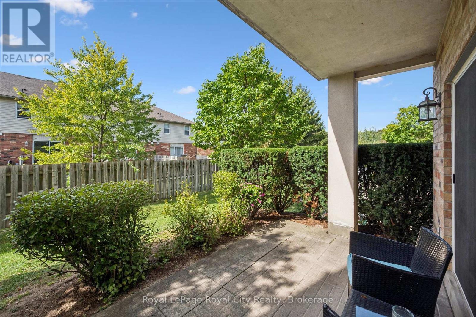 












101 - 901 PAISLEY DRIVE

,
Guelph (Willow West/Sugarbush/West Acres),




Ontario
N1K0A7

