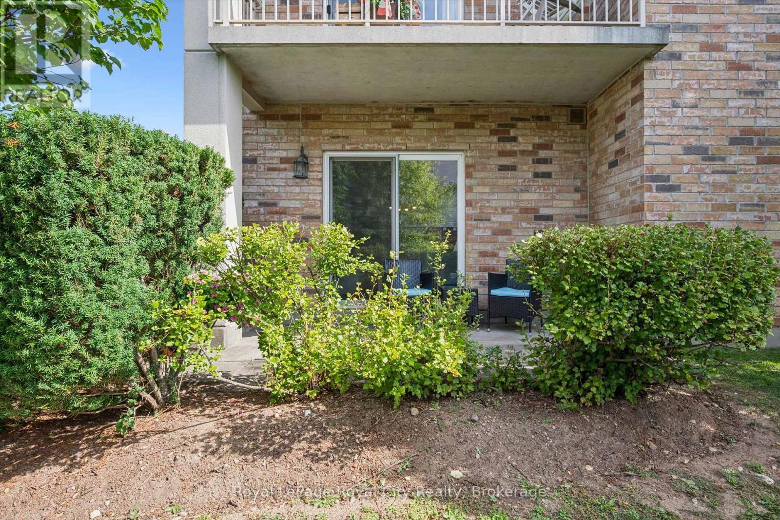 












101 - 901 PAISLEY DRIVE

,
Guelph (Willow West/Sugarbush/West Acres),




Ontario
N1K0A7

