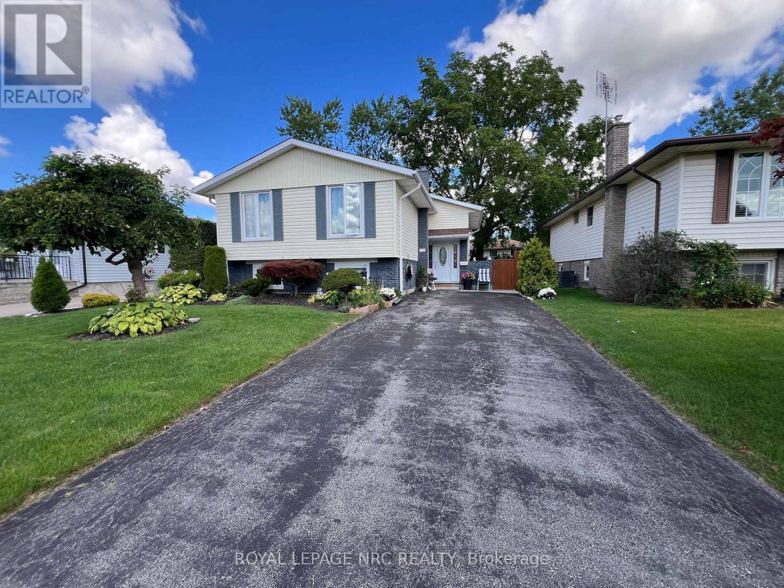 












127 KEEFER ROAD

,
Thorold (Confederation Heights),




Ontario
L2V4N1

