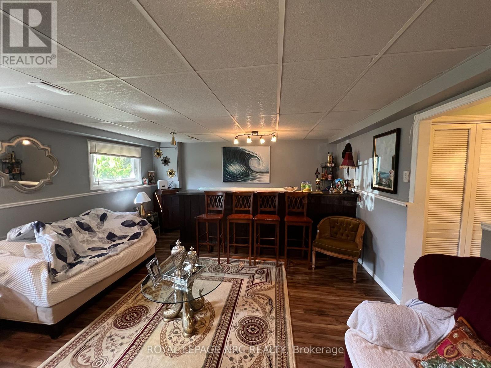 












127 KEEFER ROAD

,
Thorold (Confederation Heights),




Ontario
L2V4N1


