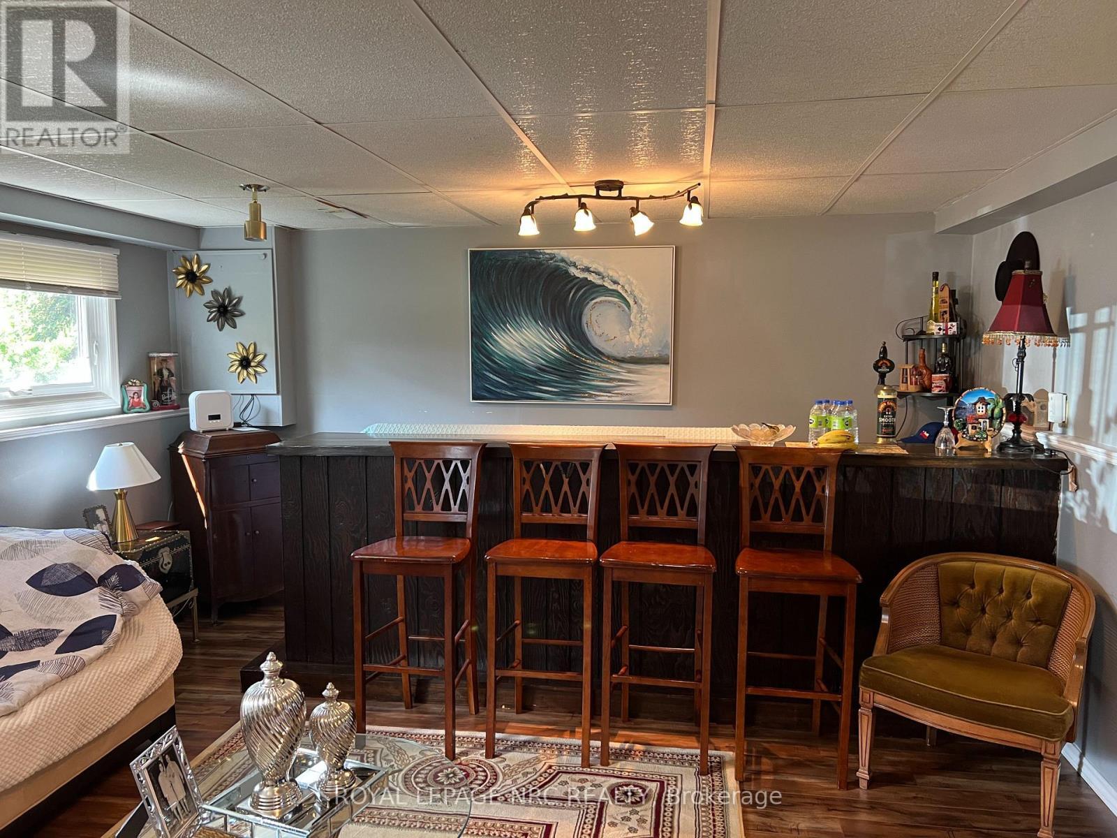 












127 KEEFER ROAD

,
Thorold (Confederation Heights),




Ontario
L2V4N1

