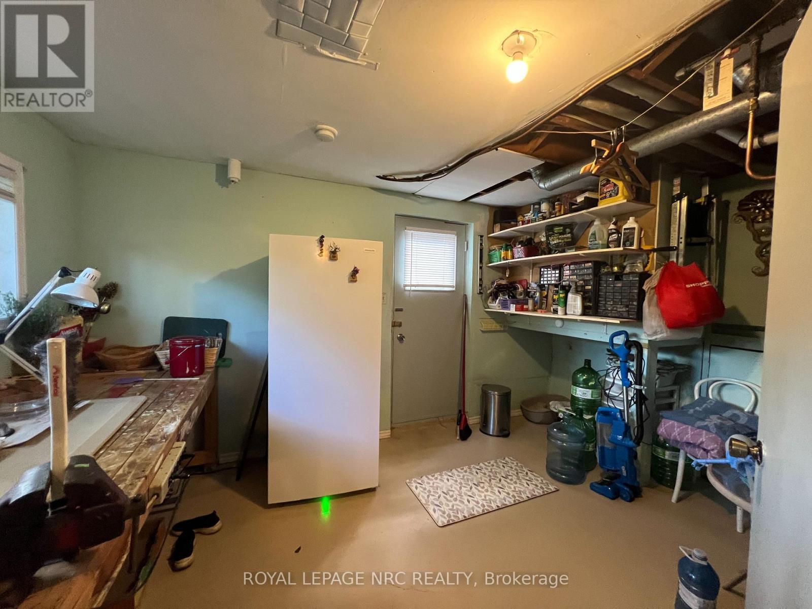 












127 KEEFER ROAD

,
Thorold (Confederation Heights),




Ontario
L2V4N1

