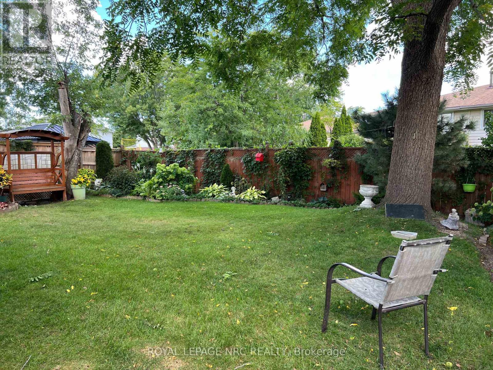 












127 KEEFER ROAD

,
Thorold (Confederation Heights),




Ontario
L2V4N1

